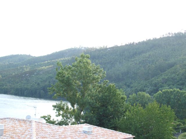 Margem do rio Douro entre o Parque de Campismo e o lugar da Varziela