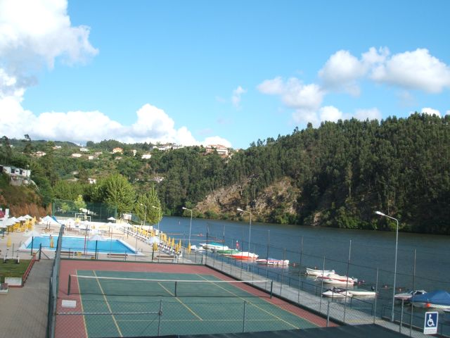 Margem do rio Douro entre o Parque de Campismo e o lugar da Varziela